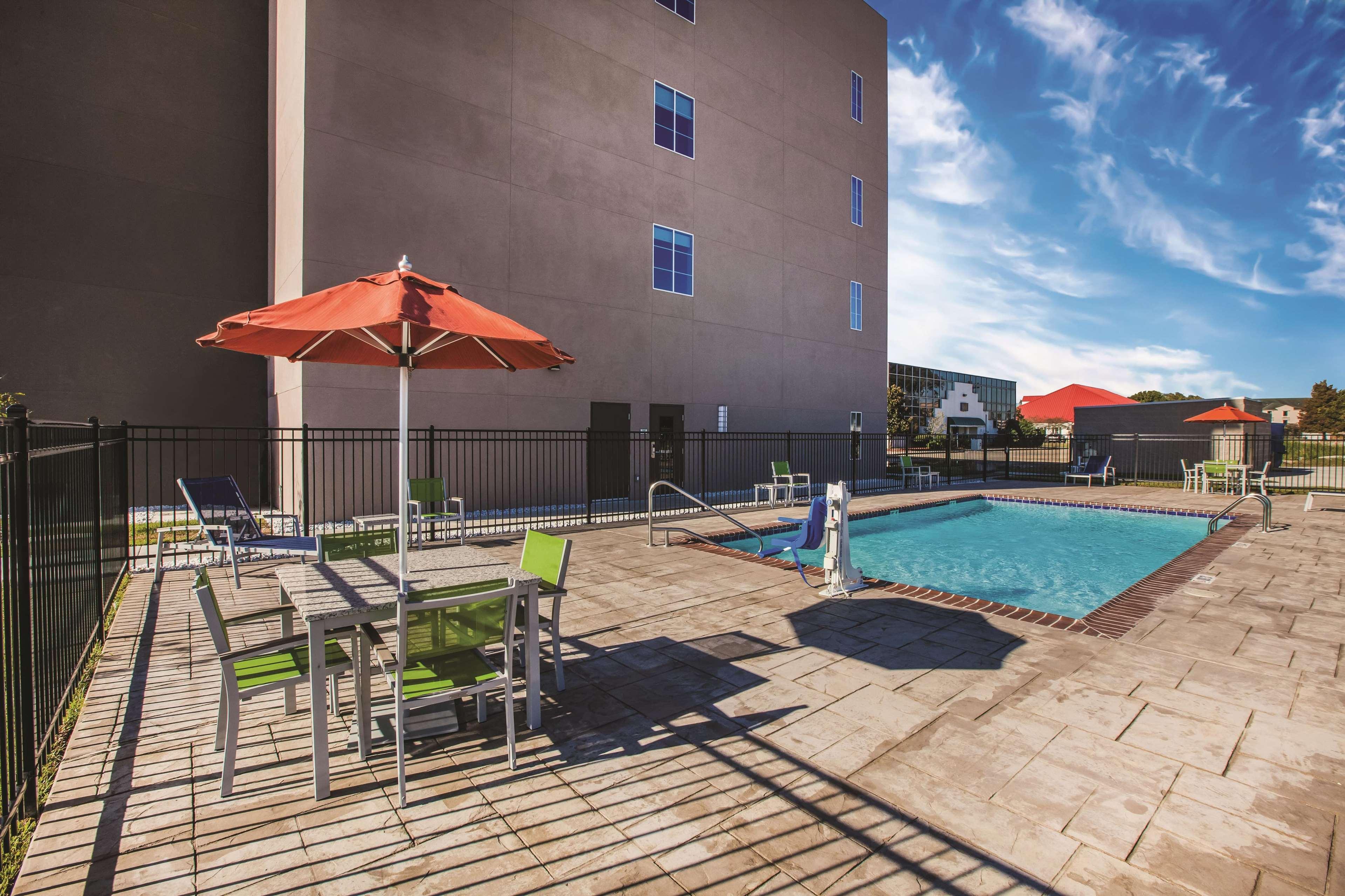 La Quinta Inn & Suites Port Allen La Екстер'єр фото